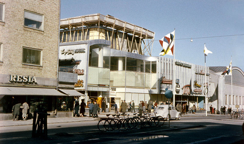 Shopping håller på att uppföras.