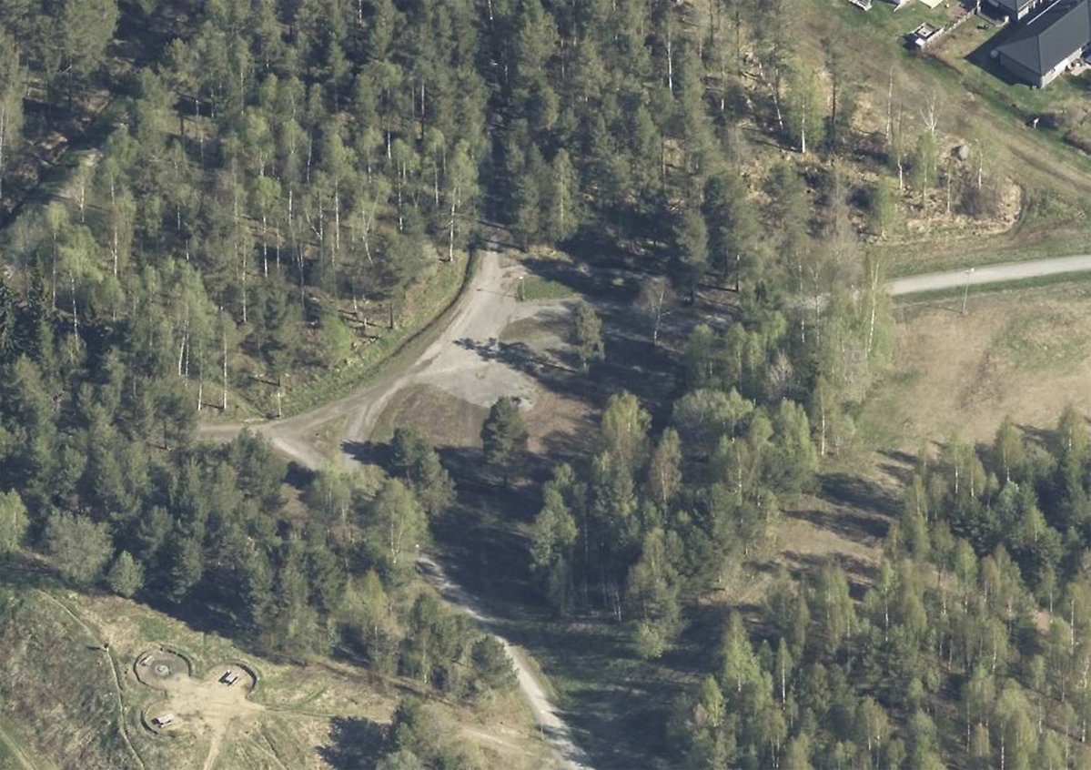 Här är området på Hertsö Kullar där den nya lekplatsen skall byggas upp.